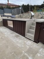 contenedor de 20 pies transformado en piscina - Imagen 3