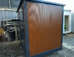 Contenedor Sanitario 2 Cabinas (243 × 174 × 246 cm) – Doble WC Autónomo para Obras y Eventos - Imagen 3