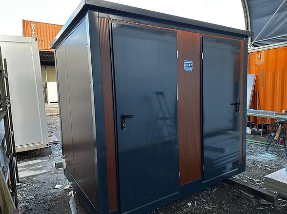 Contenedor Sanitario 2 Cabinas (243 × 174 × 246 cm) – Doble WC Autónomo para Obras y Eventos