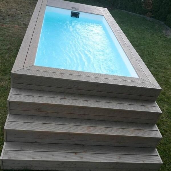 PISCINA CONTENEDOR CON REVESTIMIENTO DE MADERA